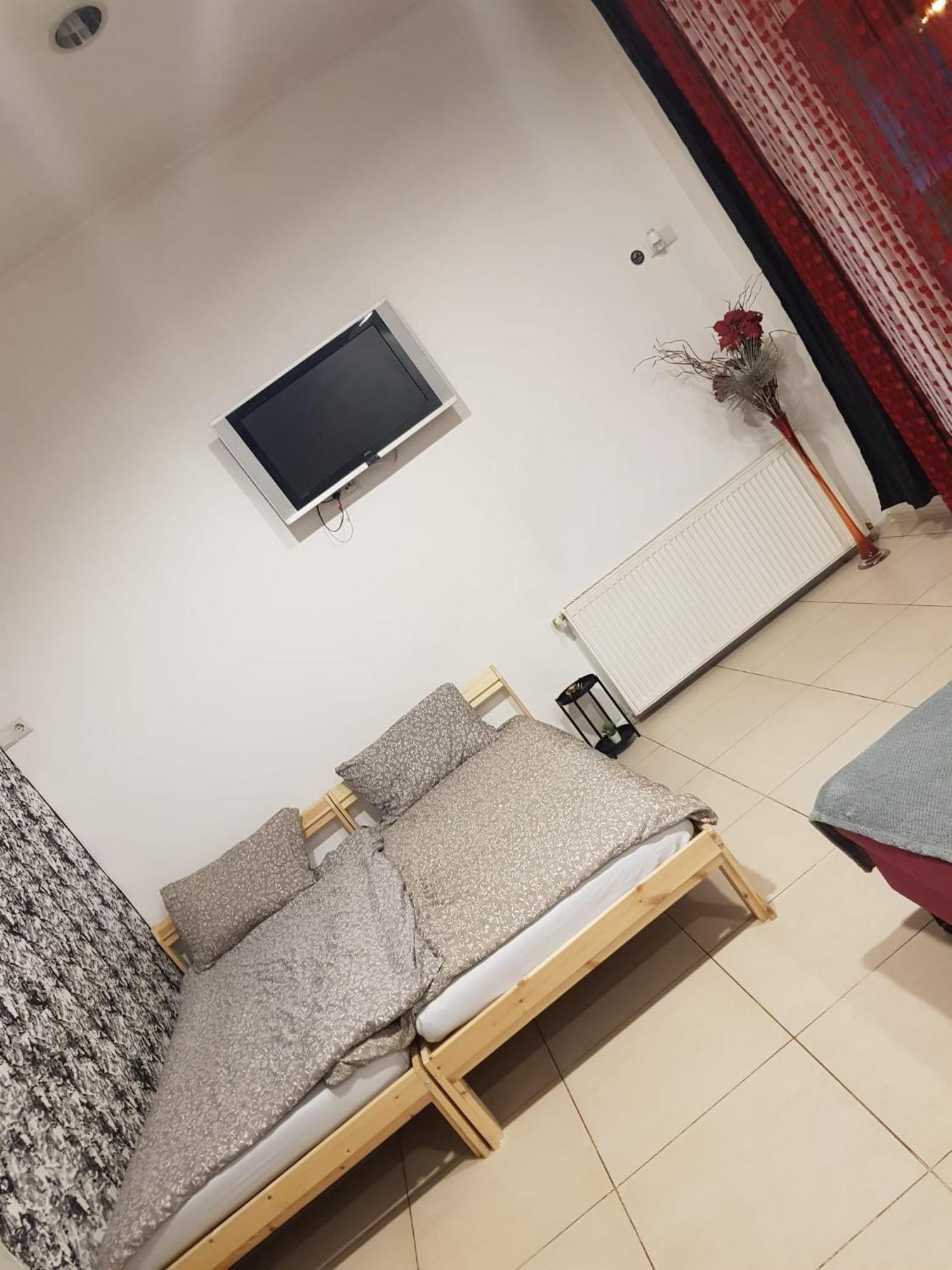 Ferienwohnung Apartament Josefin Timişoara Exterior foto